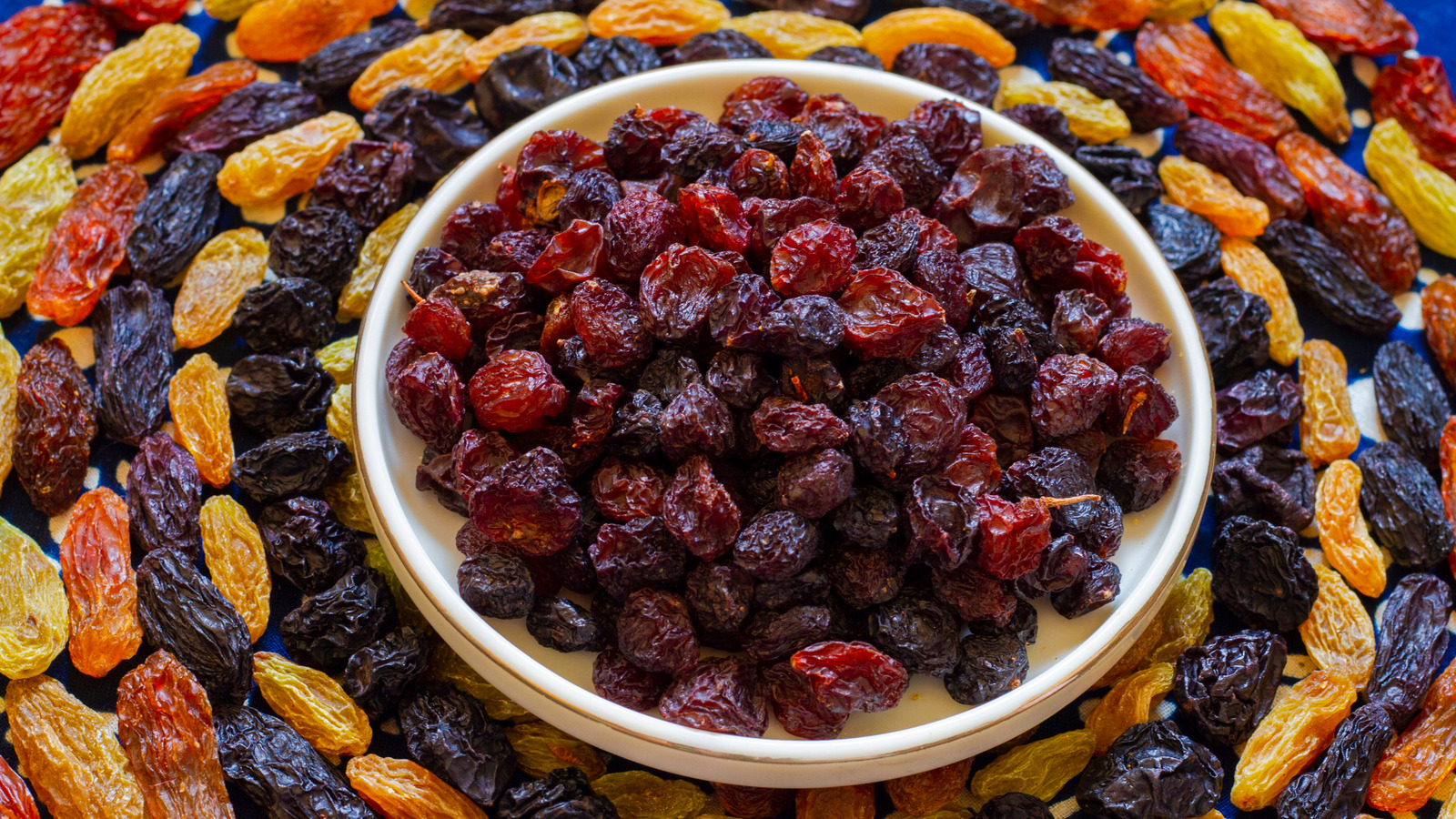 Premium golden raisins from Uzbekistan - HACCP certified bulk wholesale supplier